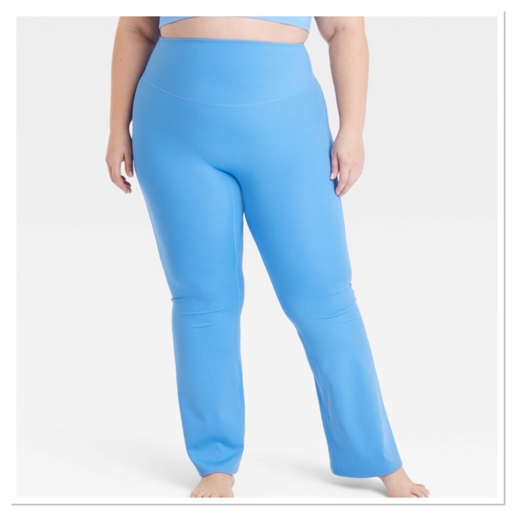 All in Motion Women’s Plus Size Brushed Sculpt Ultra High-Rise Flare Legging